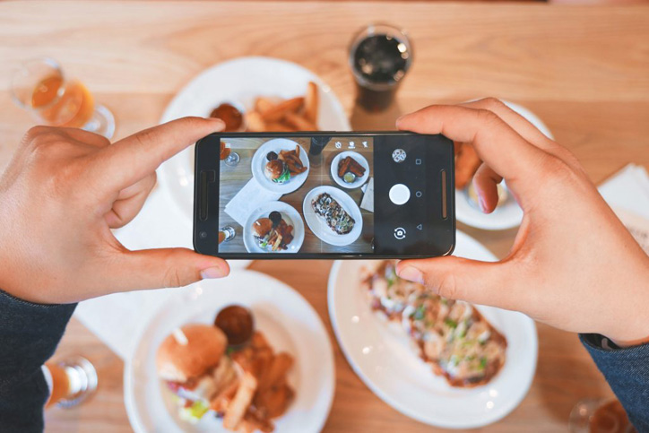 social monitoring influencer